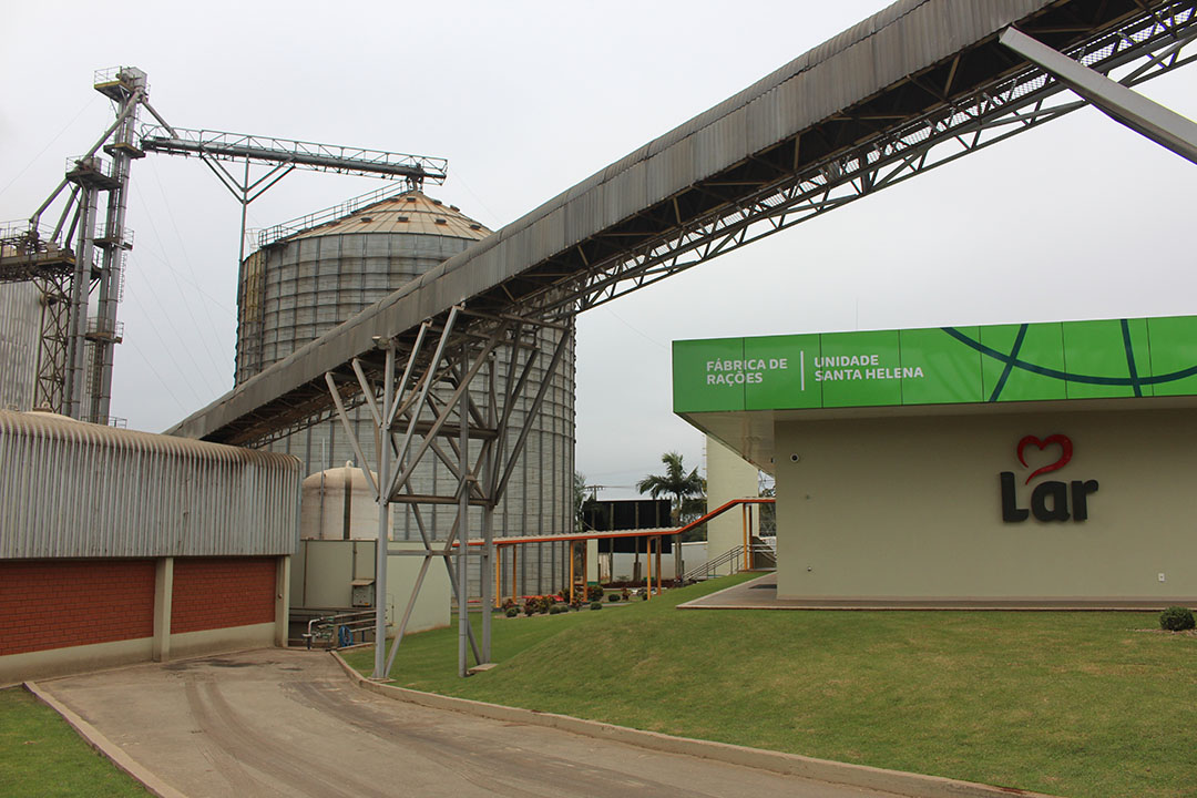 The Lar feed mill in Santa Helena, PR, Brazil. Photo: Vincent ter Beek
