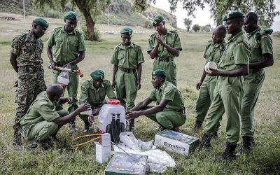 National Youth Service officers inspect some spraying tools during a training on desert locust control at Kenya's National Youth Service Training College in Gilgil, Kenya. Photo: FAO/Luis Tato