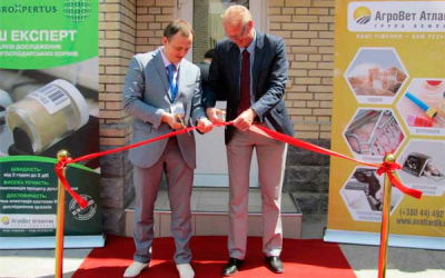 Dutch feed laboratory opens in Ukraine