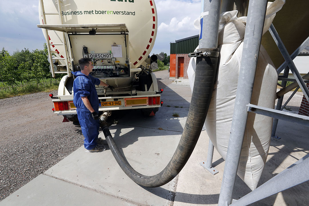 Dutch feed industry association has drawn certain guidelines aimed at maintaining production continuity, delivery to farmers while protecting workers. Moreover, they have given the liberty to use the guidelines at their own discretion. Photo: Bert Jansen