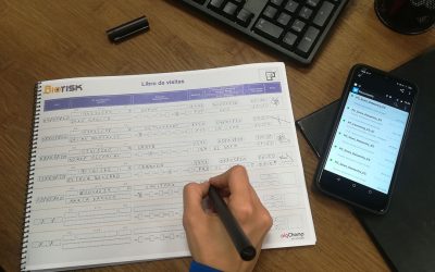 A digital pen and a smartphone can be used with a visitors  book for an easy solution to generate useful on-farm information. Photo: Carlos Piñeiro