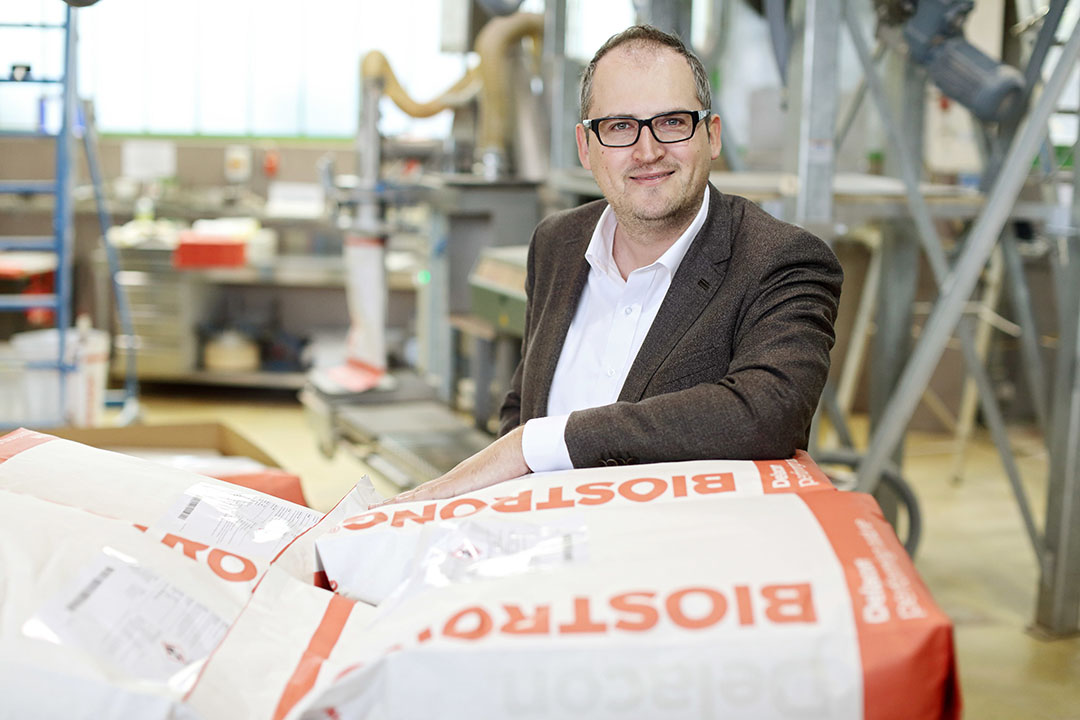 Markus Dedl: ''Our industry tends to follow the wrong labeling methods. If you state on a label that your poultry meat is produced without the use of antibiotics, at the same time you imply that other poultry meat is produced with antibiotics.'' Photo: Delacon