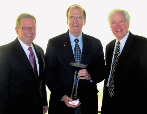 Dr Dave Downey receives AFIA Distinguished Service Award