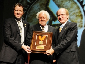 Jim Pettigrew receives Alltech Medal of Excellence