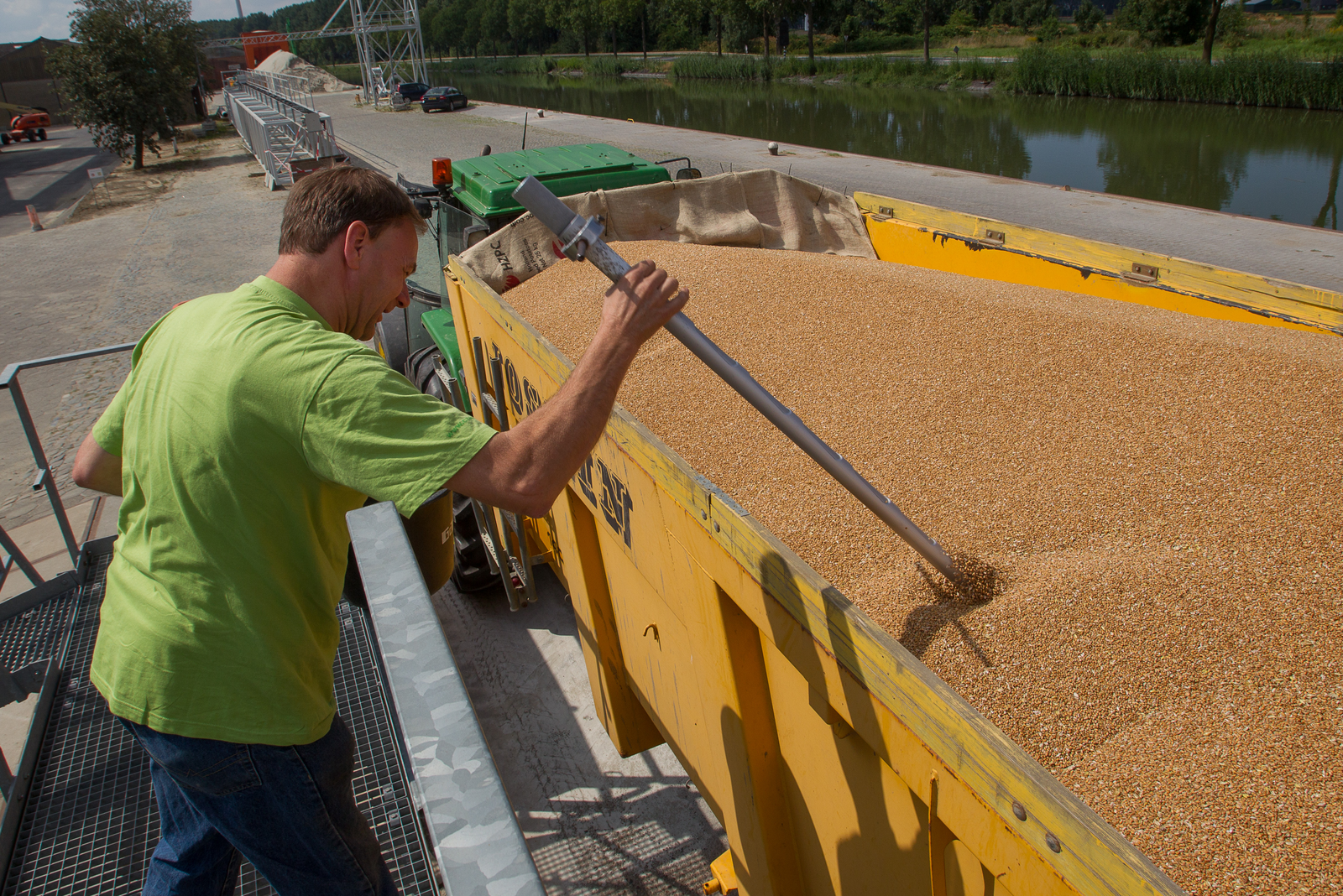 Feed ingredients collected worldwide are fingerprinted by the laboratory of AVEVE Biochem