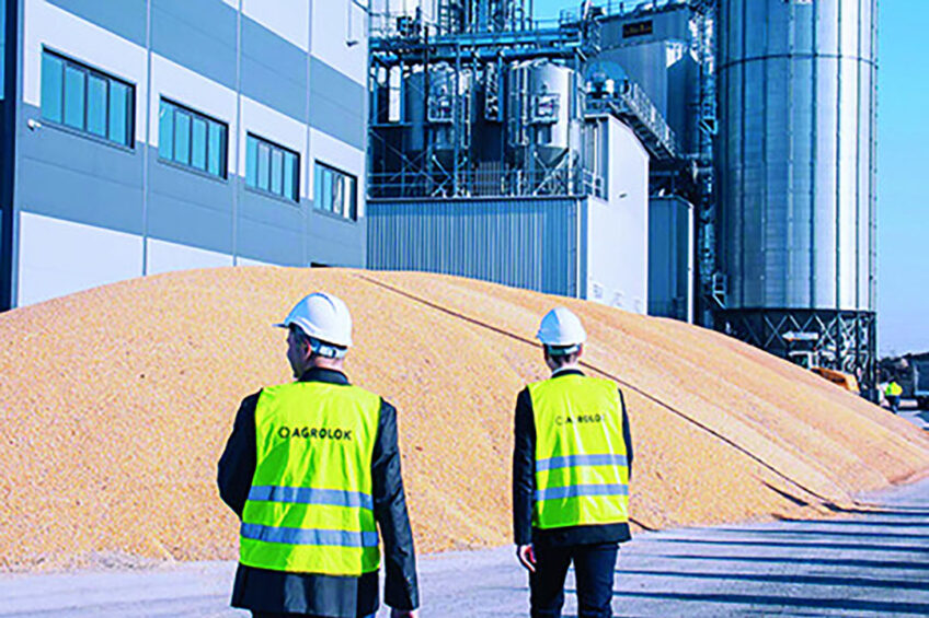Since 2018, AGROLOK has been processing and reﬁning high-quality feed components in Osiek, Poland, using KAHL machines. Photos AMANDUS KAHL