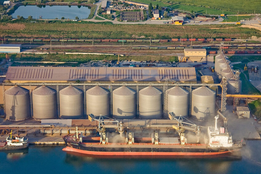 Ukraine grain exports remain blocked. Photo: Odessa sea port