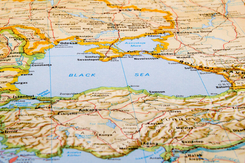 6 countries have coastlines on the Black Sea (clockwise), Ukraine, Russia, Georgia, Turkey (Türkiye), Bulgaria, and Romania. Photo: Canva