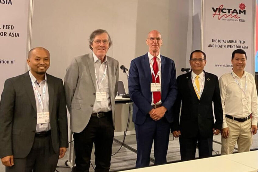 From left to right: Dr Nazri Nayan University Putra Malaysia, Dr Thomas van der Poel Wageningen University, Netherlands, Prof. dr Leo den Hartog, Chairman Victam Foundation, Dr Pairat Srichana, Senior Vice President CP, Thailand, Dr Khoa Mai Anh University Thai Nguyen, Vietnam. Photo: Victam Foundation